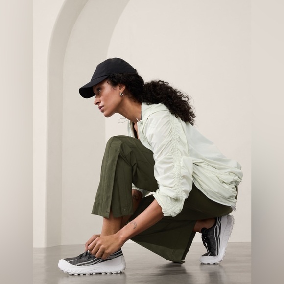 NWOT Athleta Trekkie Parachute Aspen Olive Pant Size 12. - Picture 5 of 10